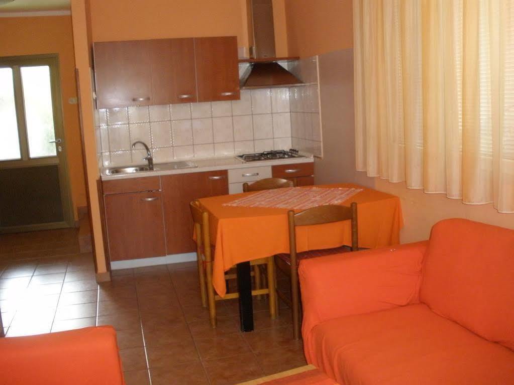 Family Apartments Suzi Rovinj Exterior foto